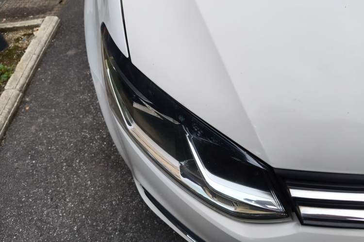 Used Volkswagen Polo 2016 1.6L Automatic Comfort Model Right Front Headlight