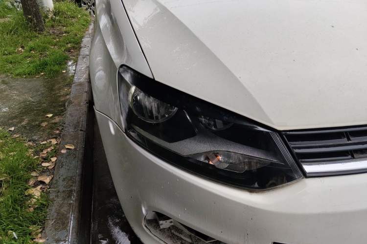 Used Volkswagen Polo 2016 1.4L Automatic Trendy Model Right Front Headlight