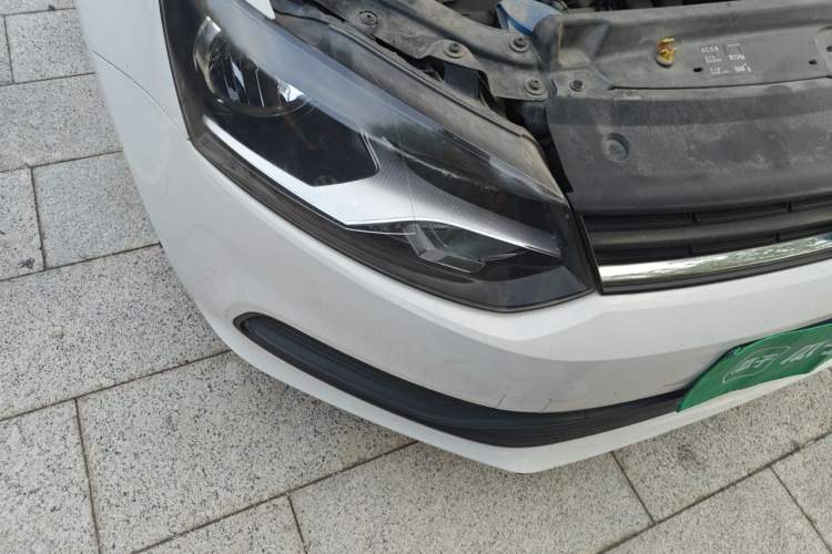 Used Volkswagen Polo 2016 1.4L Manual Fashion Model Right Front Headlight
