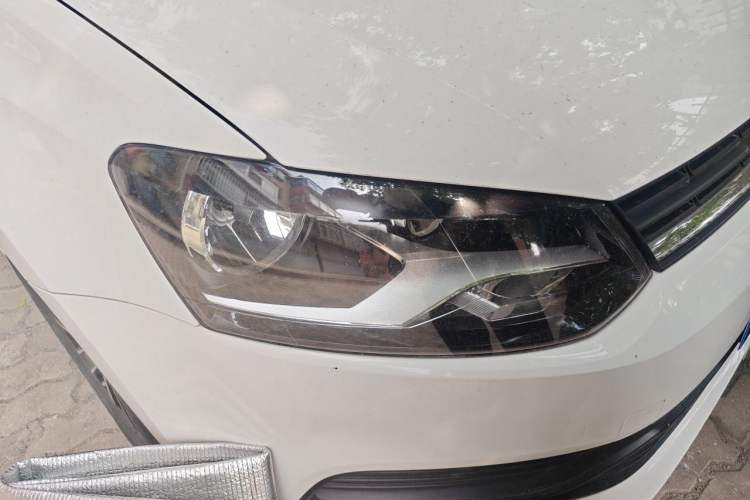 Used Volkswagen Polo 2016 1.4L Manual Fashion Model Right Front Headlight
