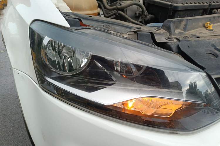 Used Volkswagen Polo 2016 1.4L Automatic Trendy Model Right Front Headlight