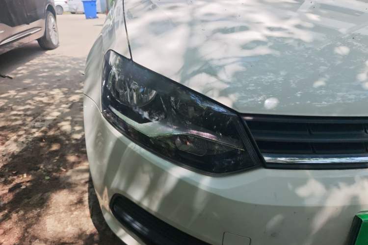 Used Volkswagen Polo 2016 1.4L Automatic Trendy Model Right Front Headlight