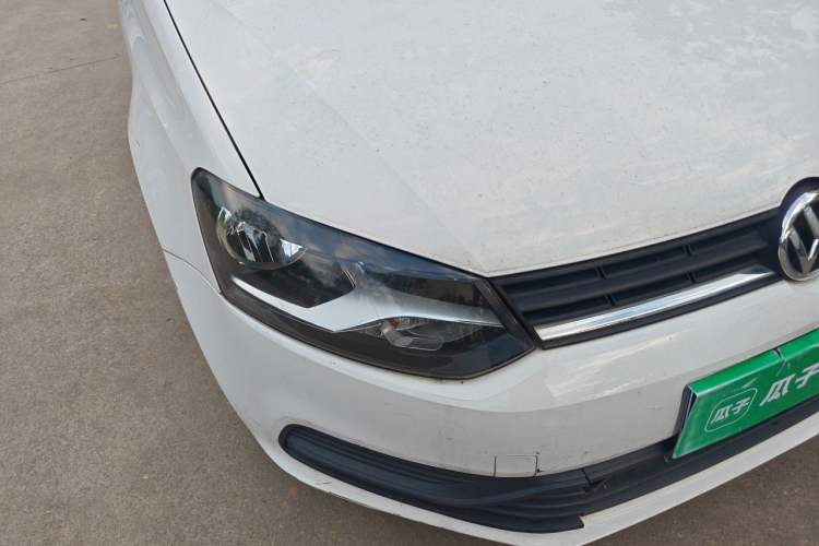 Used Volkswagen Polo 2016 1.4L Automatic Trendy Model Right Front Headlight