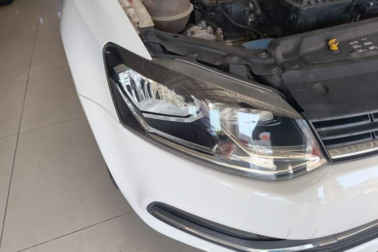 Used Volkswagen Polo 2016 1.6L Automatic Comfort Model Right Front Headlight