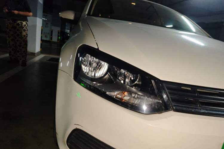 Used Volkswagen Polo 2016 1.4L Automatic Trendy Model Right Front Headlight