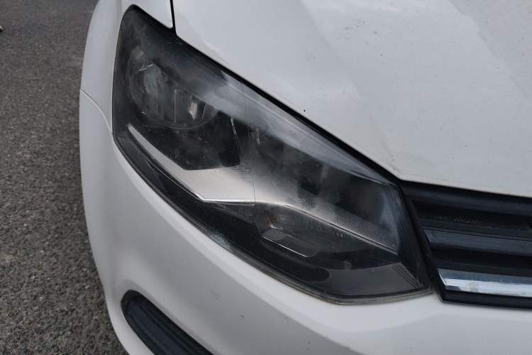 Used Volkswagen Polo 2016 1.4L Manual Fashion Model Right Front Headlight