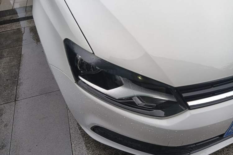 Used Volkswagen Polo 2016 1.4L Automatic Trendy Model Right Front Headlight