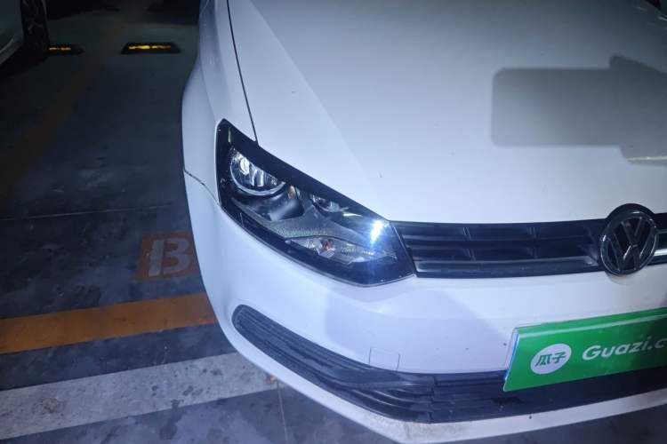 Used Volkswagen Polo 2016 1.4L Automatic Trendy Model Right Front Headlight