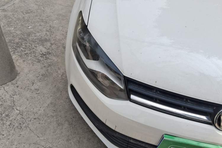 Used Volkswagen Polo 2016 1.4L Manual Fashion Model Right Front Headlight