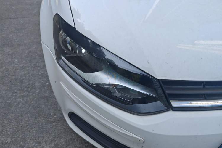 Used Volkswagen Polo 2016 1.4L Automatic Trendy Model Right Front Headlight