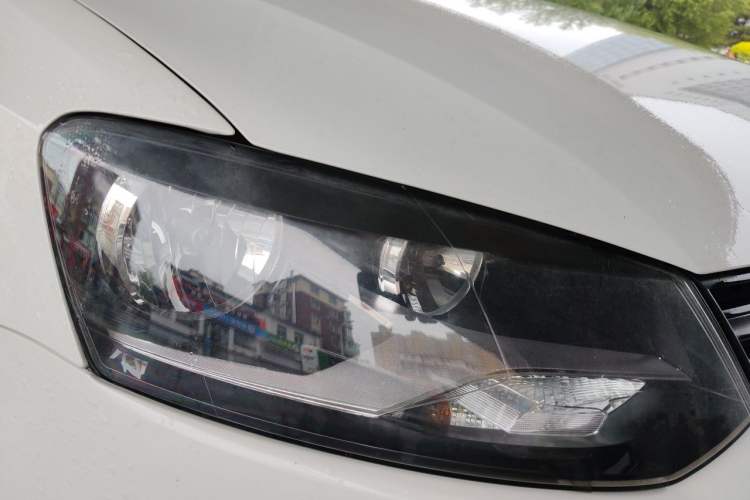 Used Volkswagen Polo 2016 1.4L Manual Fashion Model Right Front Headlight