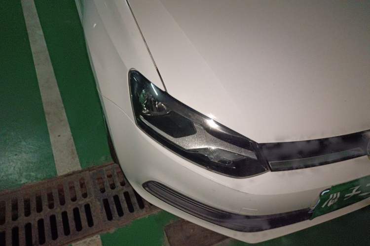 Used Volkswagen Polo 2016 1.4L Manual Fashion Model Right Front Headlight