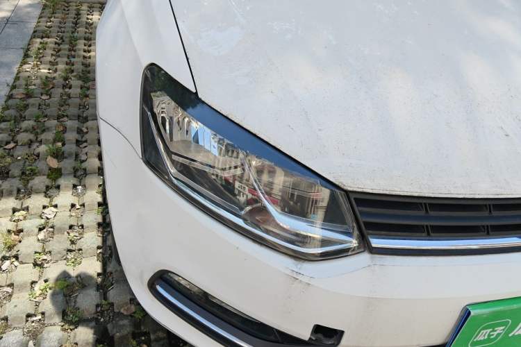 Used Volkswagen Polo 2016 1.6L Automatic Comfort Model Right Front Headlight