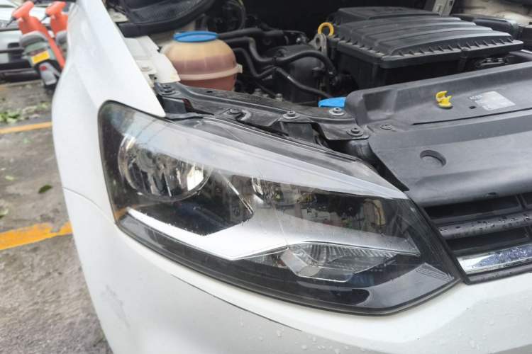 Used Volkswagen Polo 2016 1.4L Manual Fashion Model Right Front Headlight
