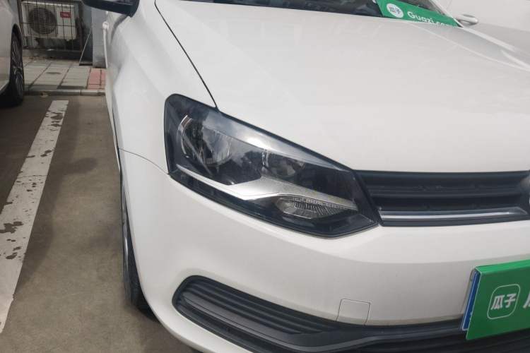 Used Volkswagen Polo 2016 1.4L Automatic Trendy Model Right Front Headlight