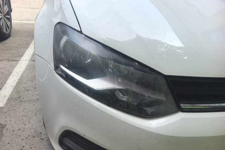Used Volkswagen Polo 2016 1.4L Manual Fashion Model Right Front Headlight