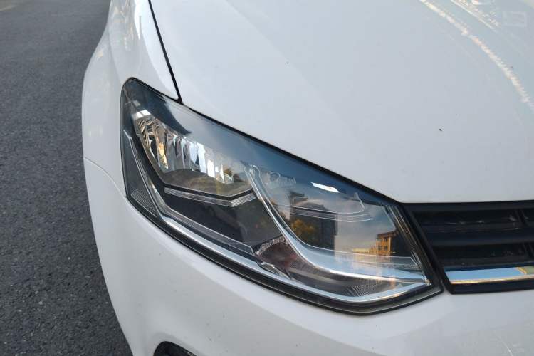 Used Volkswagen Polo 2016 1.6L Automatic Comfort Model Right Front Headlight