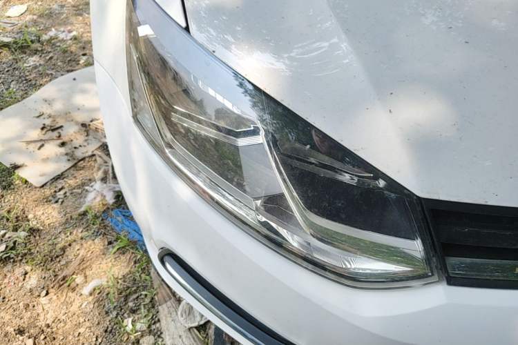 Used Volkswagen Polo 2016 1.6L Automatic Comfort Model Right Front Headlight