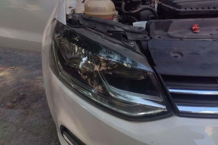 Used Volkswagen Polo 2016 1.6L Automatic Comfort Model Right Front Headlight