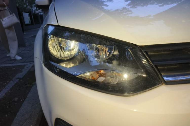 Used Volkswagen Polo 2016 1.4L Automatic Trendy Model Right Front Headlight