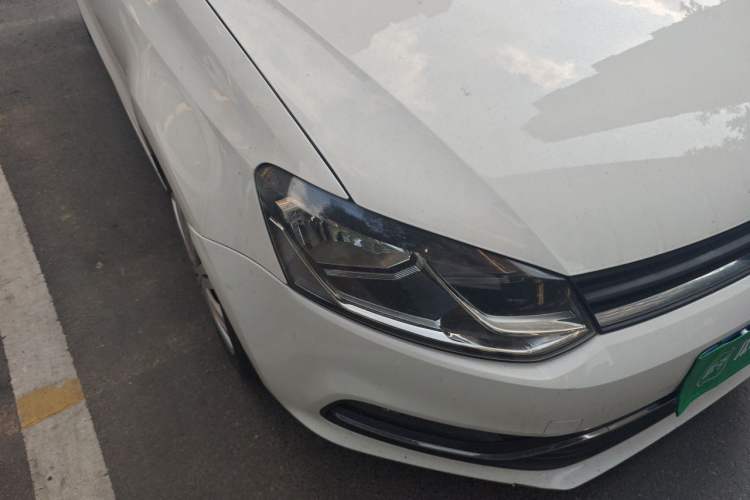 Used Volkswagen Polo 2016 1.6L Automatic Comfort Model Right Front Headlight