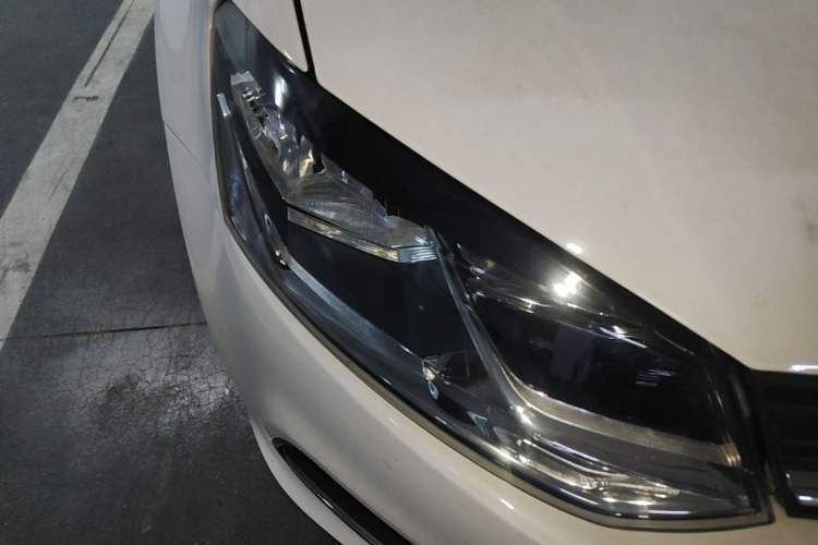 Used Volkswagen Polo 2016 1.6L Automatic Comfort Model Right Front Headlight