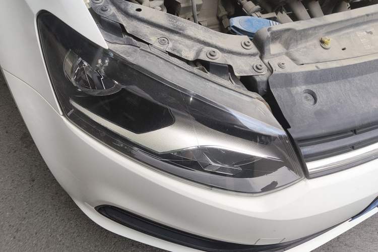 Used Volkswagen Polo 2016 1.4L Manual Fashion Model Right Front Headlight
