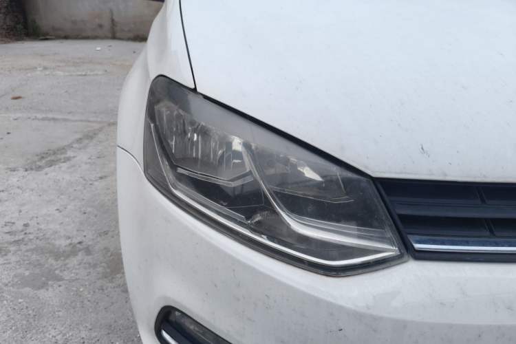 Used Volkswagen Polo 2016 1.6L Automatic Comfort Model Right Front Headlight