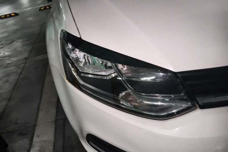 Used Volkswagen Polo 2016 1.6L Automatic Comfort Model Right Front Headlight