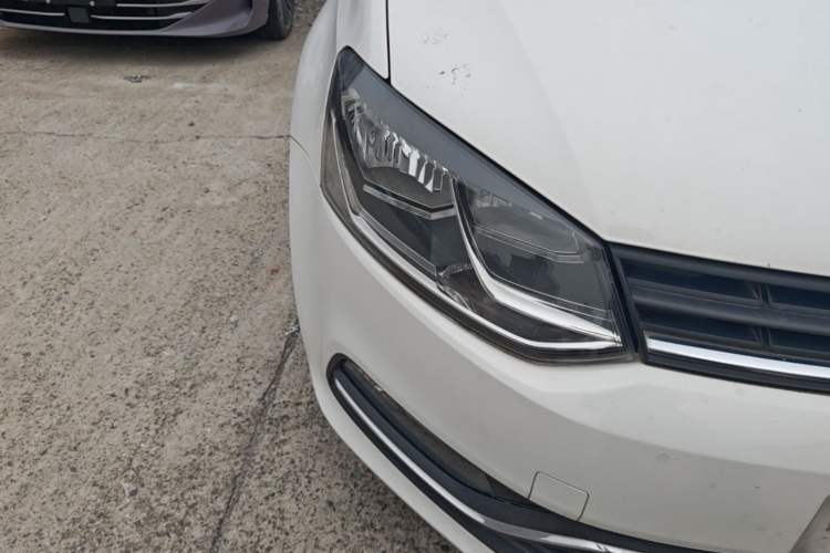 Used Volkswagen Polo 2016 1.6L Automatic Comfort Model Right Front Headlight