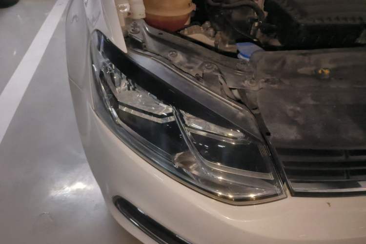 Used Volkswagen Polo 2016 1.6L Automatic Comfort Model Right Front Headlight