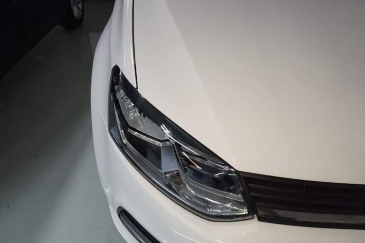Used Volkswagen Polo 2016 1.6L Automatic Comfort Model Right Front Headlight