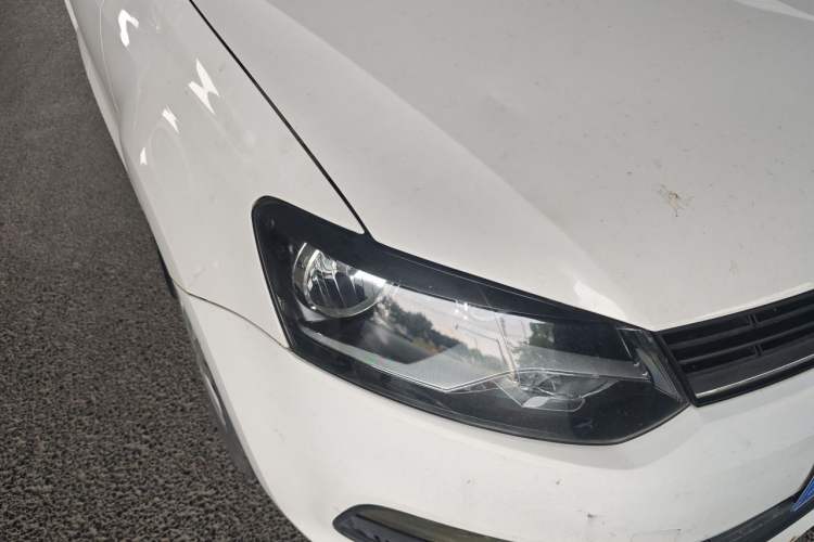 Used Volkswagen Polo 2016 1.4L Manual Fashion Model Right Front Headlight