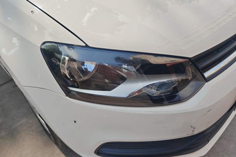 Used Volkswagen Polo 2016 1.4L Automatic Trendy Model Right Front Headlight