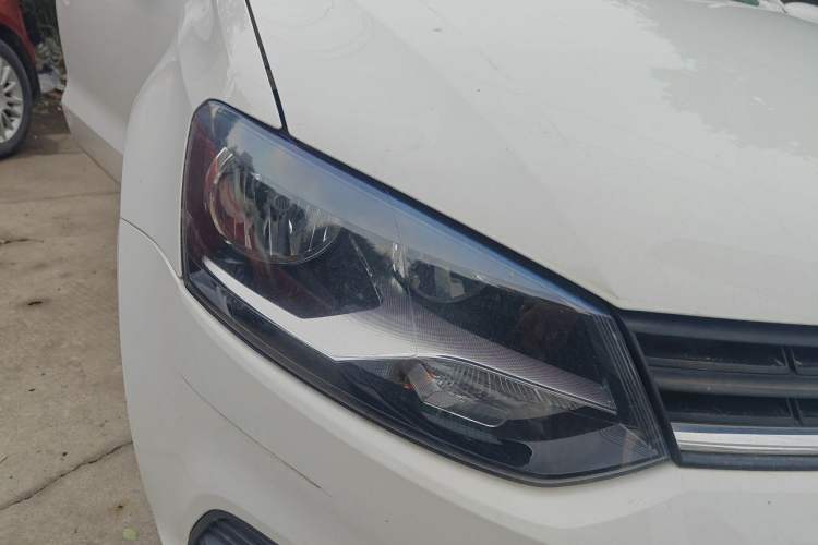 Used Volkswagen Polo 2016 1.4L Automatic Trendy Model Right Front Headlight