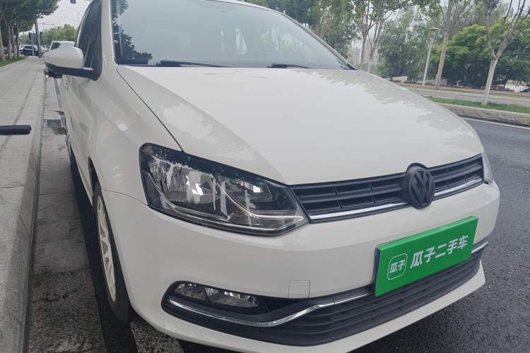 Used Volkswagen Polo 2016 1.6L Automatic Comfort Model Right Front Headlight
