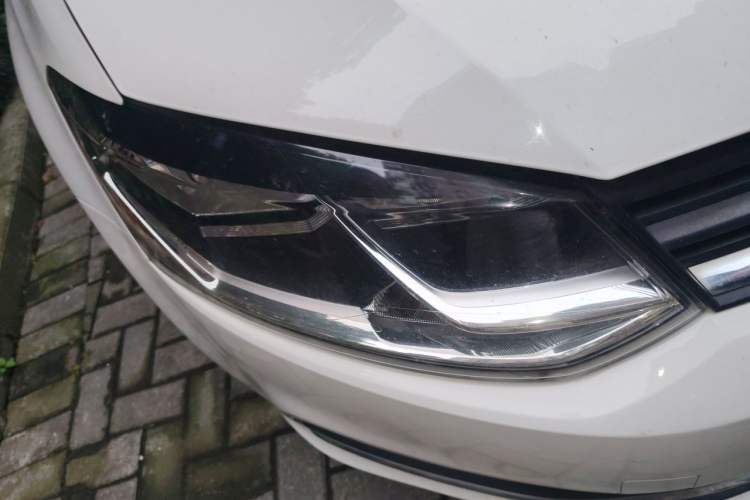 Used Volkswagen Polo 2016 1.6L Automatic Comfort Model Right Front Headlight