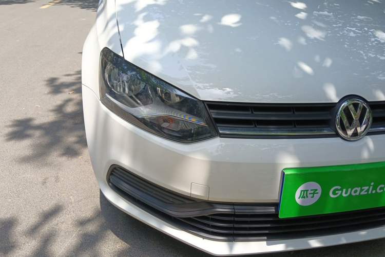 Used Volkswagen Polo 2016 1.4L Manual Fashion Model Right Front Headlight