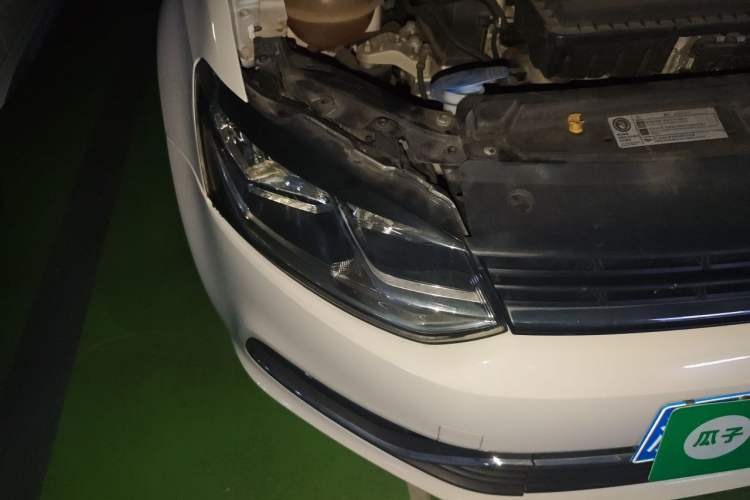 Used Volkswagen Polo 2016 1.6L Automatic Comfort Model Right Front Headlight