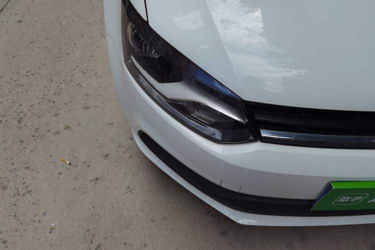Used Volkswagen Polo 2016 1.4L Automatic Trendy Model Right Front Headlight