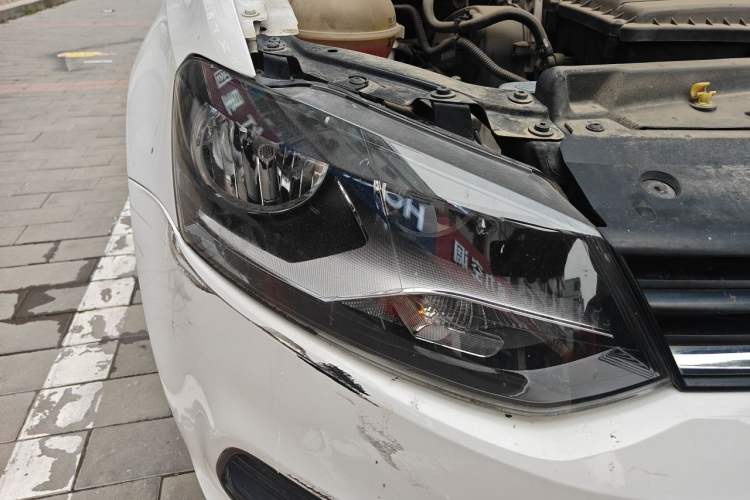 Used Volkswagen Polo 2016 1.4L Automatic Trendy Model Right Front Headlight