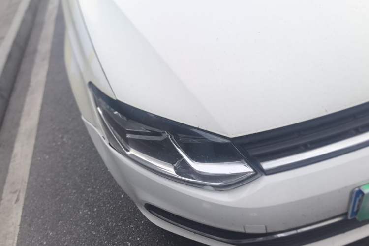 Used Volkswagen Polo 2016 1.6L Automatic Comfort Model Right Front Headlight