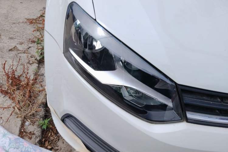 Used Volkswagen Polo 2016 1.4L Automatic Trendy Model Right Front Headlight