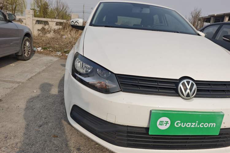 Used Volkswagen Polo 2016 1.4L Manual Fashion Model Right Front Headlight