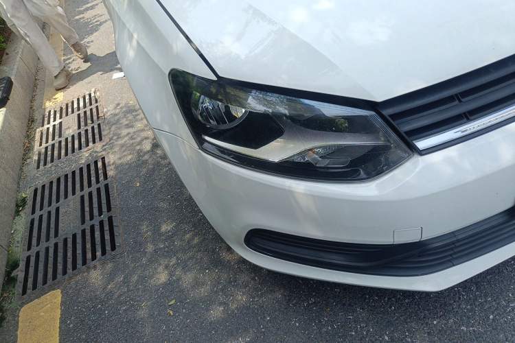 Used Volkswagen Polo 2016 1.4L Automatic Trendy Model Right Front Headlight