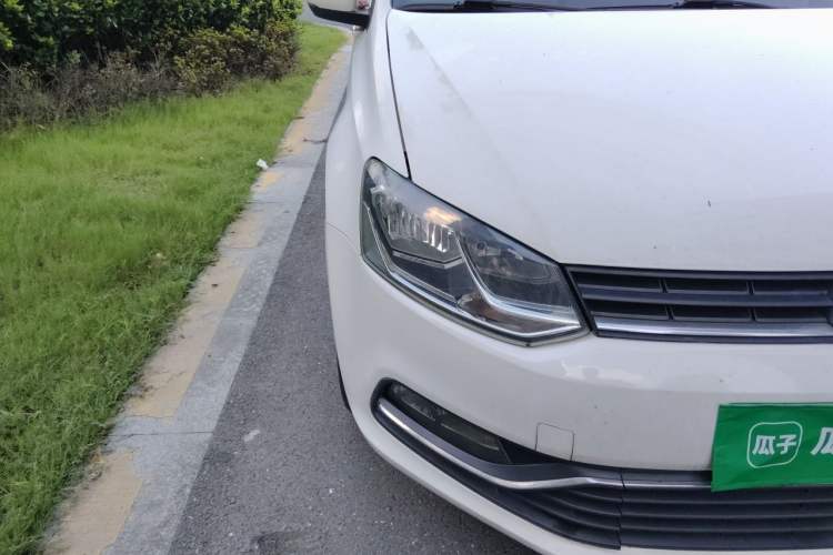 Used Volkswagen Polo 2016 1.6L Automatic Comfort Model Right Front Headlight