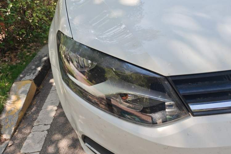 Used Volkswagen Polo 2016 1.4L Manual Fashion Model Right Front Headlight