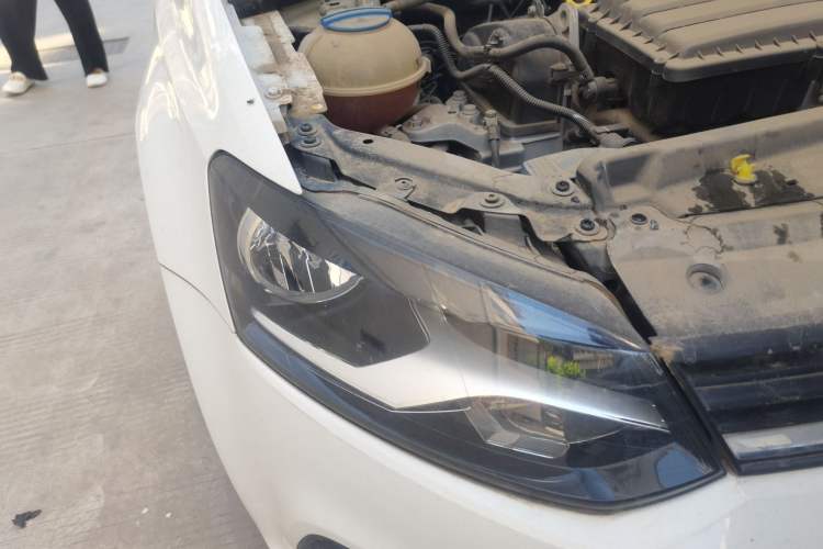 Used Volkswagen Polo 2016 1.4L Automatic Trendy Model Right Front Headlight