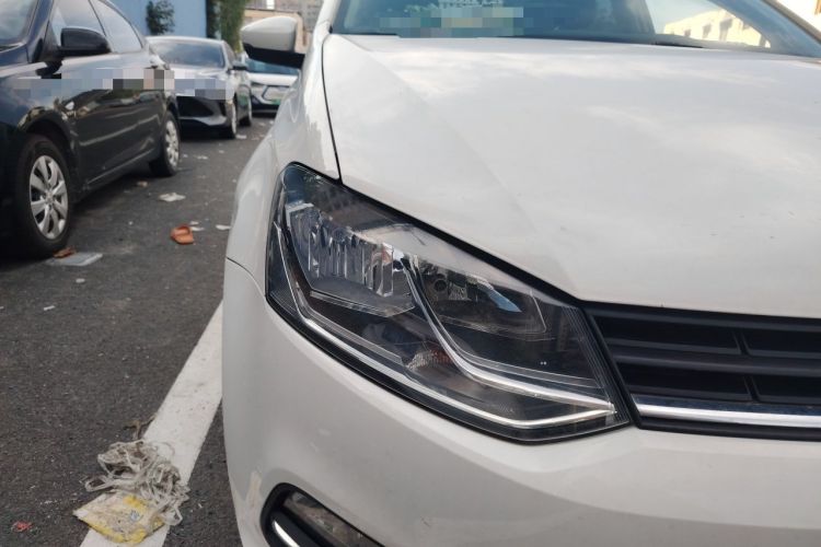 Used Volkswagen Polo 2016 1.6L Automatic Comfort Model Right Front Headlight