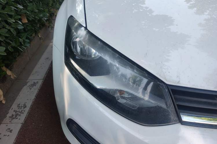 Used Volkswagen Polo 2016 1.4L Manual Fashion Model Right Front Headlight